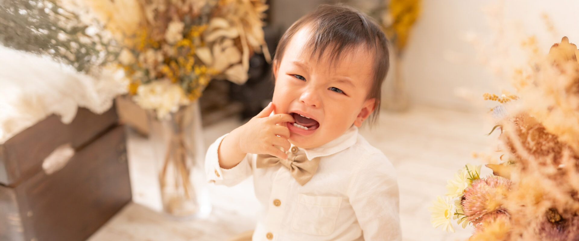 泣いている赤ちゃんの写真