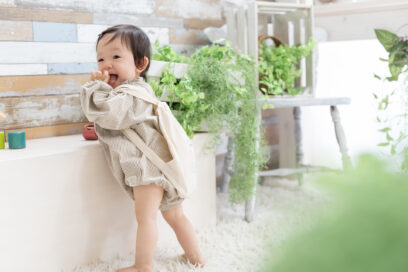 大分の1歳誕生日撮影｜まだ歩かなくても大丈夫！ハイハイも今だけの成長